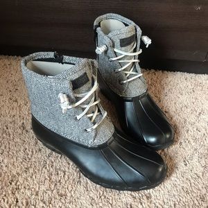 NEW Sperry Saltwater Boots
